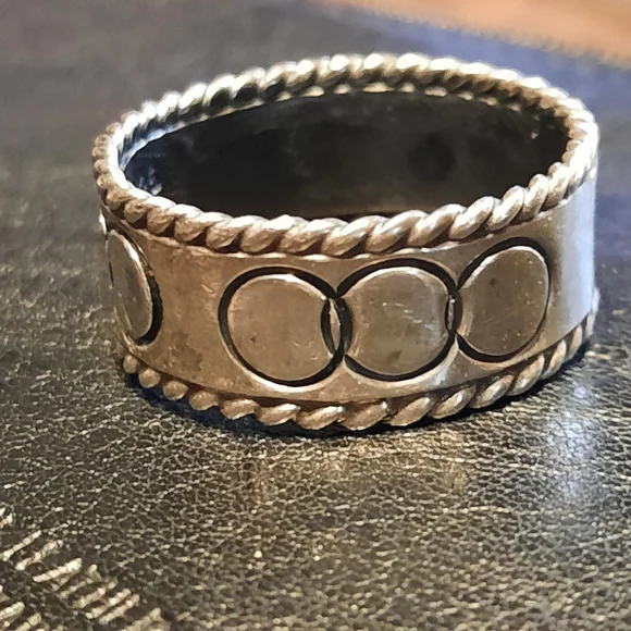 925 Silver Ring - Picture 5 of 7